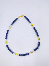 Cargar imagen en el visor de la galería, collar happy face blue
