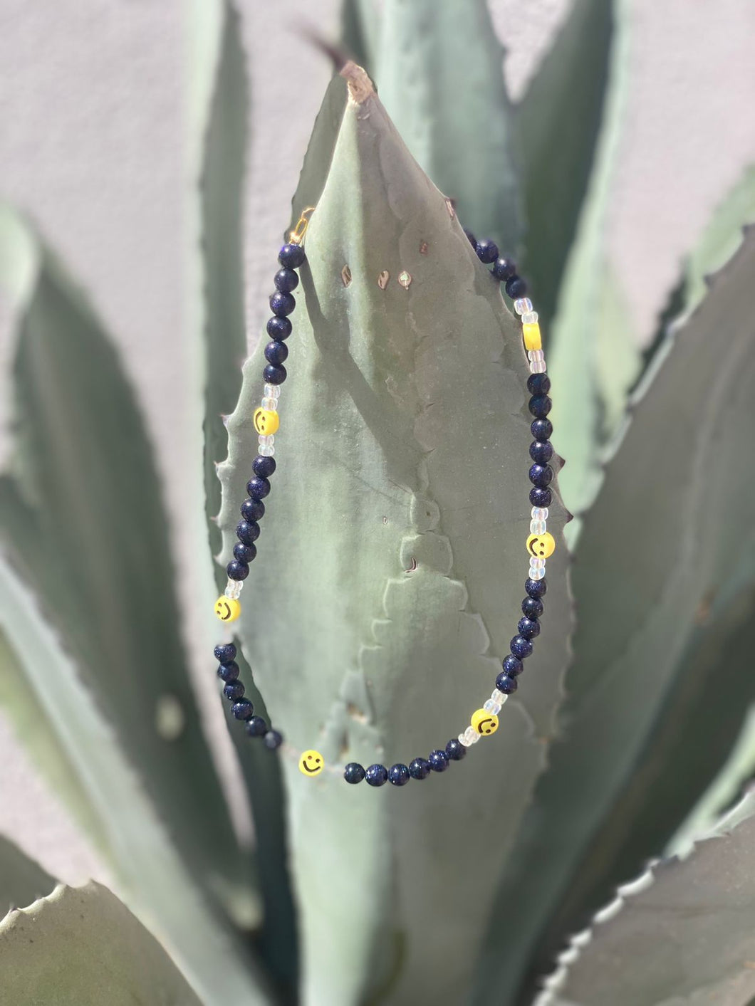 collar happy face blue